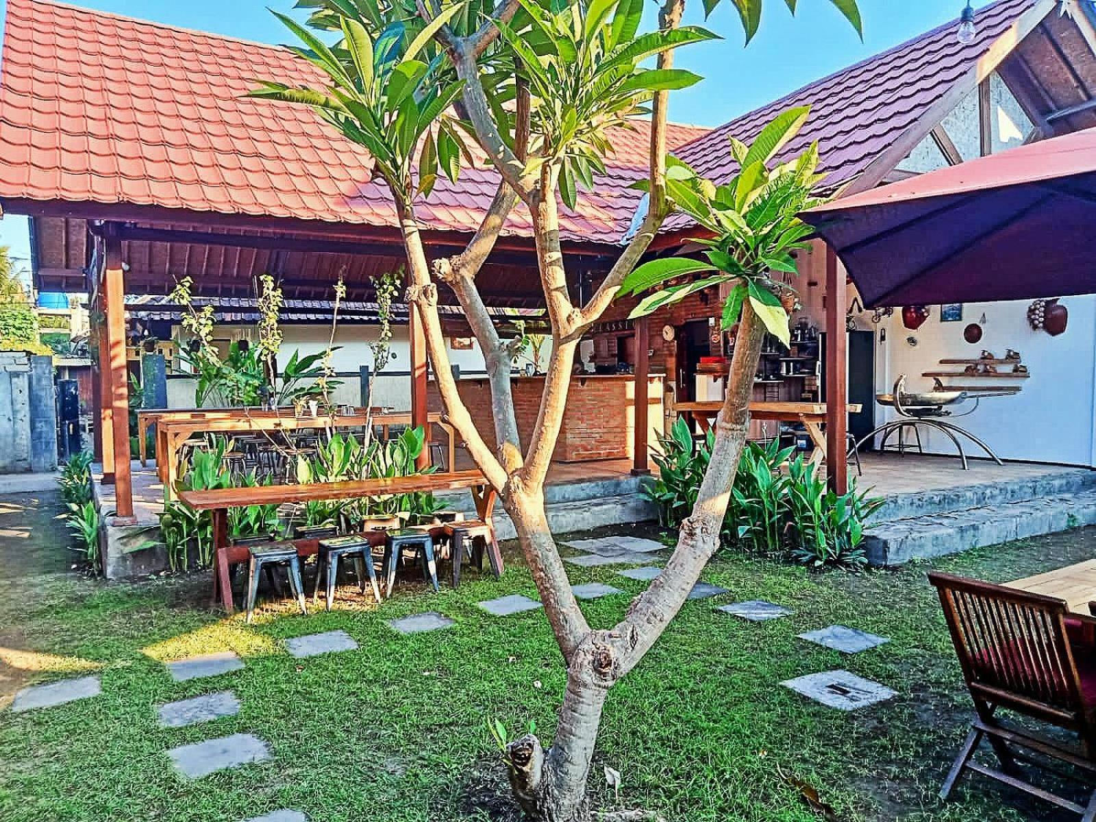 Bed and Breakfast Classico Italiano à Gili Air Extérieur photo